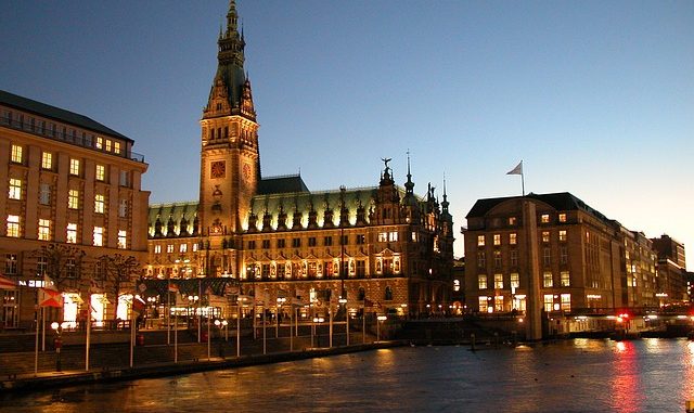 hamburg-65583_640