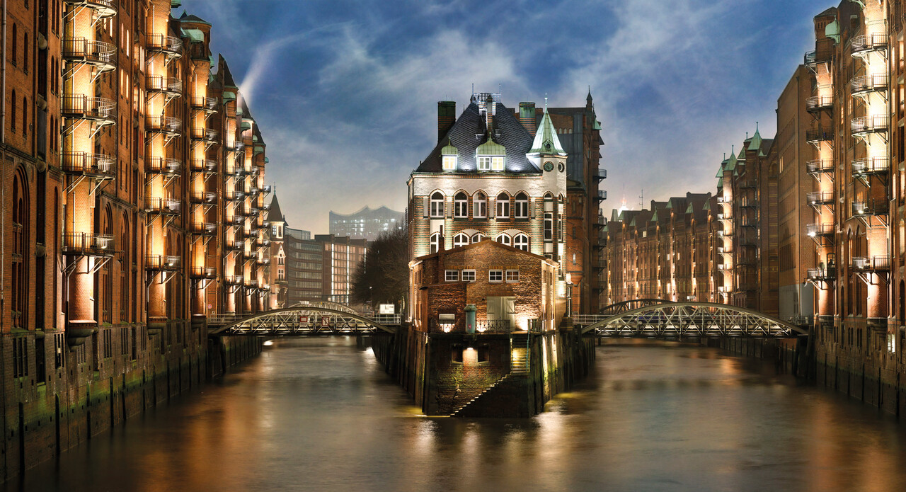 S-Blick auf Wasserschloss in der Speicherstadt-Mediaserver Hamburg _ © Andreas Vallbracht www.prachtvoll.de