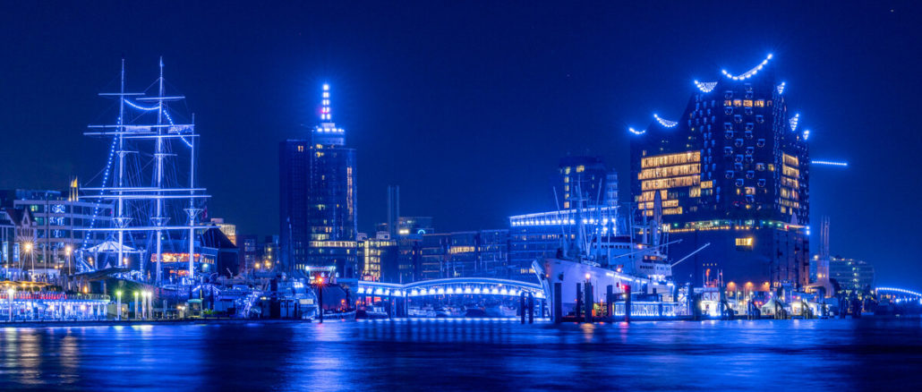 S-Blue Port 2019 - Landungsbrücken und Elbphilharmonie-Mediaserver Hamburg _ CHL PhotoDesign - Jan Schugardt