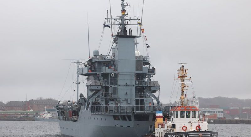 Tender «Elbe» kehrt nach Kiel zurück