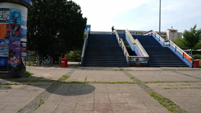 Toter nach gewalttätiger Auseinandersetzung Das Tötungsdelikt am U-Bahnhof Hamburg-Billstedt hinterließ Blutspuren, aber der Täter ist weiter flüchtig. (Archivfoto)