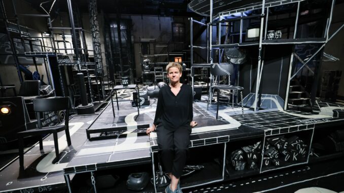 Neuer Malersaal des Schauspielhauses Julia Oschatz hat den Malersaal umgestaltet.