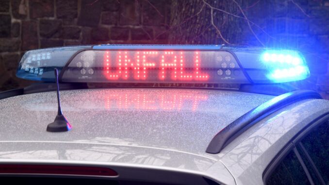 Polizeiwagen Eine 62 Jahre alte Frau ist bei einem Unfall im Kreis Segeberg getötet worden. (Symbolbild)