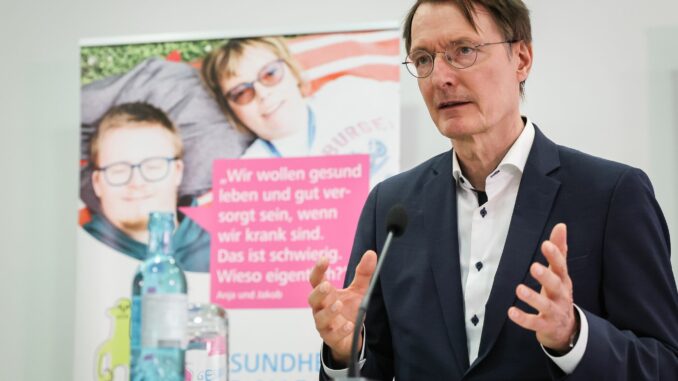 Bundesgesundheitsminister Lauterbach besucht Krankenhaus Bundesgesundheitsminister Lauterbach will bedarfsnotwendige Kliniken wie das Evangelische Krankenhaus Alsterdorf über die Krankenhausreform besser absichern.