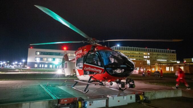 Schnelle Hilfe aus der Luft - Rettungshubschrauber «Christoph 47» Teenager bei Wildunfall schwer verletzt - Rettungshubschrauber im Einsatz