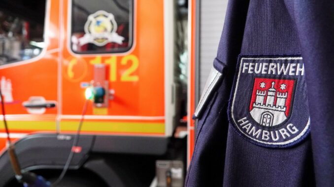 Hamburger Feuerwehr Die Feuerwehr war mit 50 Einsatzkräften vor Ort. (Symbolbild)