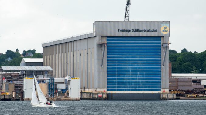 Lage der Werften Flensburger Schiffbau-Gesellschaft Wirtschaftsminister Ruhe Madsen (SPD) spricht sich klar gegen einen Einstieg des Landes bei den notleidenden Werften aus. (Archivbild)
