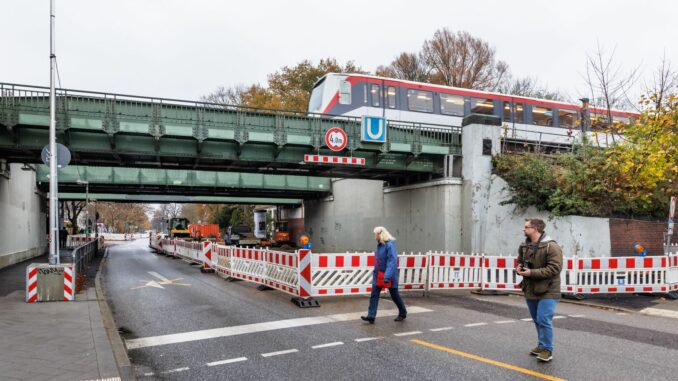 Vier neuen Brücken für Wandsbek-Gartenstadt U-Bahn-Fahrten zwischen Wandsbek-Gartenstadt und Farmsen fallen vier Tage lang aus. (Archivbild)