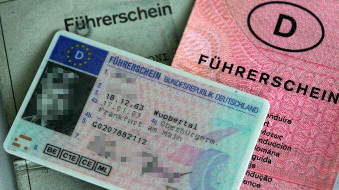 Mehr als 200 Hamburger haben auf Führerschein verzichtet Mehr als 200 Hamburger haben in diesem Jahr freiwillig auf ihren Führerschein verzichtet. (Symbolbild)