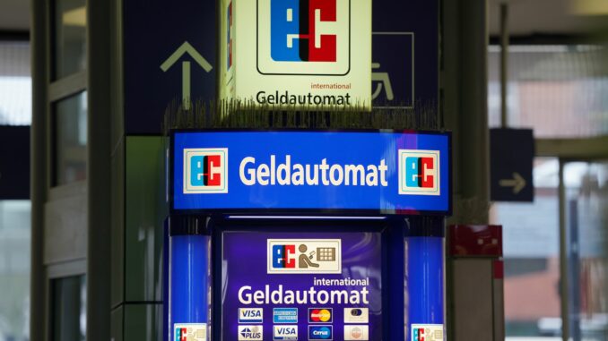 Geldautomat Im Norden gab es 2024 weniger gesprengte Geldautomaten. (Symbolbild)