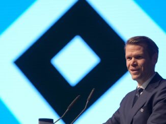 Finanzvorstand Eric Huwer vom Hamburger SV macht sich in der Diskussion um die Verteilung der TV-Gelder für eine stärkere Berücksichtigung der Traditionsclubs stark.
