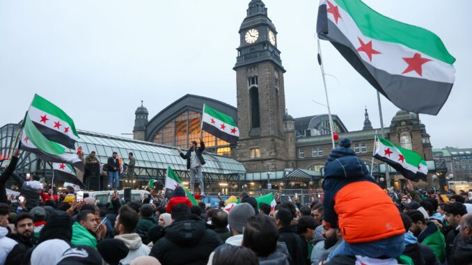 Kundgebung in Hamburg Nach dem Umsturz in Damaskus erwägen erste syrische Flüchtlinge, aus Hamburg in die Heimat zurückzukehren. (Archivbild)
