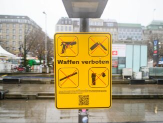 Wer in Hamburg Bus oder Bahn fährt, darf in der Regel kein Messer dabei haben.