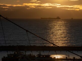 Der manövrierunfähige Tanker „Eventin“ liegt nun vor Sassnitz. (Foto aktuell)