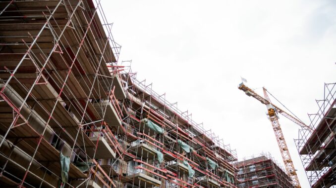 Bauen Die Anfangsmieten für geförderte Neubauwohnungen, die im kommenden Jahr bewilligt werden, steigen deutlich. (Archiv-Bild)