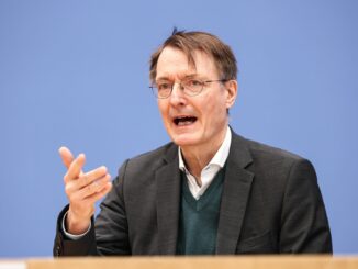 Gesundheitsminister Lauterbach spricht vom Beginn eines neuen digitalen Zeitalters.