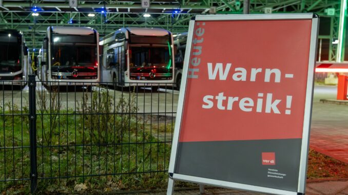 Warnstreik bei den Verkehrsbetrieben Hamburg-Holstein (VHH) Die VHH haben ihren Streik begonnen.