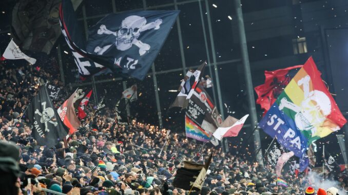 FC St. Pauli - 1. FC Union Berlin St. Pauli hat Nachwuchsspieler Romeo Aigbekaen mit einem Profivertrag ausgestattet.