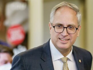 Der CDU-Fraktionschef Tobias Koch fordert einen Kompromiss in der Migrationspolitik. (Archivbild)