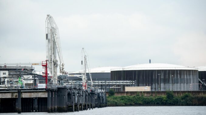 Energieterminal Mabanaft will Methanol und grünes Ammoniak nach Hamburg importieren. (Archivbild)