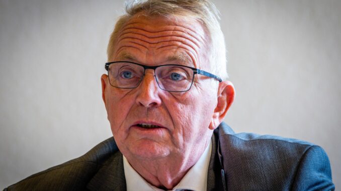 Mecklenburg-Vorpommerns Umweltminister Till Backhaus Mecklenburg-Vorpommerns Umweltminister Till Backhaus betont die Wichtigkeit des neuen Ölbekämpfungsschiffes. (Archivbild)