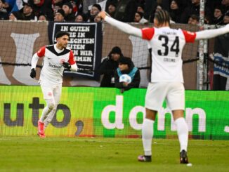 Verhaltener Jubel an früherer Wirkungsstätte: Omar Marmoush nach der Führung für die Eintracht