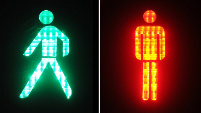 ADAC zählt Ampel-Sünder in Köln Ob Fußgänger, Auto- oder Radfahrer: Der ADAC stellte bei einer Untersuchung in Hamburg eine Reihe von Rotlichtverstößen fest. (Symbolbild)