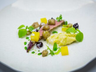 Gleich drei Restaurants im Norden erhielten vier schwarze Kochmützen. (Symbolfoto)