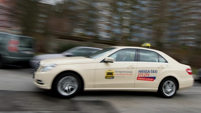 Hansa-Taxi Niedriger Grundpreis, aber keine Karenzminute mehr: Wem das zu unsicher ist, kann auf einen vor der Taxifahrt vereinbarten Festpreis ausweichen. (Symbolfoto)
