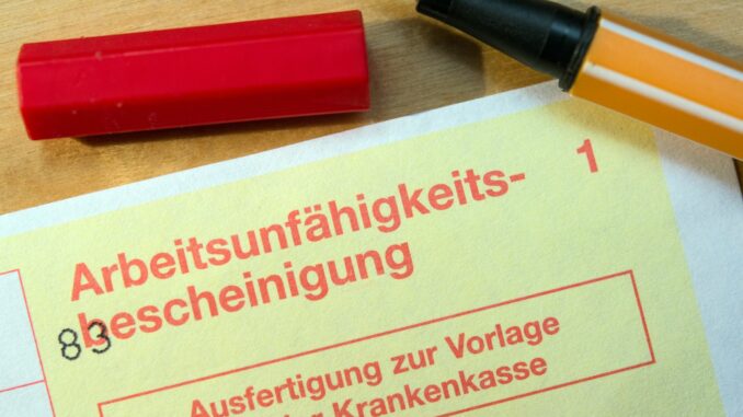 Etwas geringerer Krankenstand in Schleswig-Holstein 2024