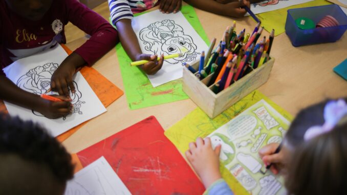 Hamburger Kita Für die Nutzung der kostenlosen Kinderbetreuung in Hamburg entfällt die jährliche Antragspflicht (Symbolbild)