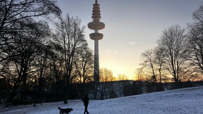 Eröffnung des Hamburger Fernsehturms rückt näher Der Fernsehturm soll wieder für Besucher geöffnet werden. (Archivfoto)