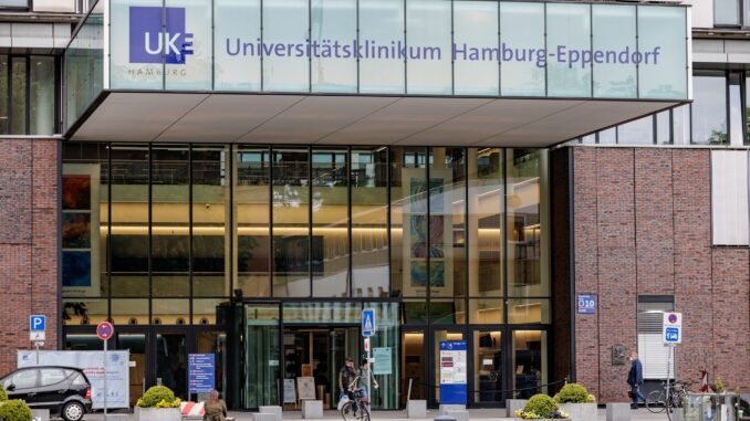 UKE -Universitätsklinikum Hamburg-Eppendorf Die Zahl der Studienplätze für Heilberufe hat sich seit 2017 in Hamburg verdoppelt. (Archivbild)