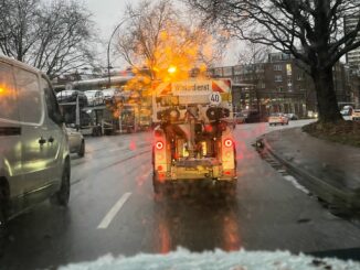Auch am Freitag sind die Straßen noch teilweise glatt. (Archivbild)
