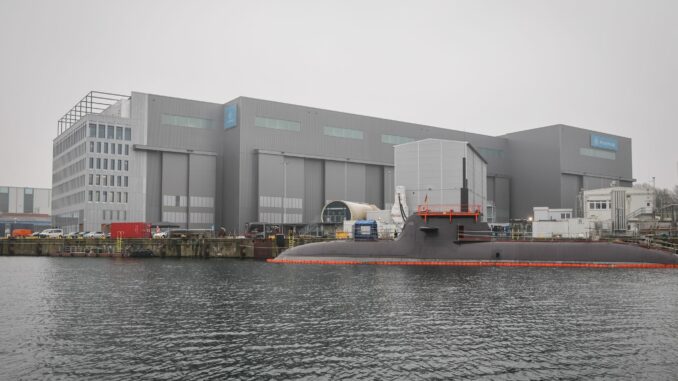 Unions-Kanzlerkandidat Merz bei TKMS in Kiel Wie sehen künftig die Besitzverhältnisse bei der Kieler Werft TKMS künftig aus? (Archivbild)
