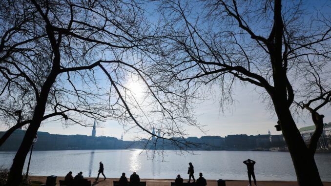 Wetter in Hamburg Temperatursprung im Norden - bis zu 15 Grad sind möglich. (Archivbild)