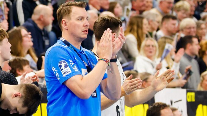 Trainer Filip Jicha vom THW Kiel Filip Jicha und der THW Kiel spielten in Wetzlar.