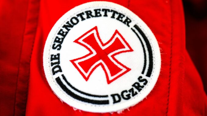 Seenotretter Es gab Hilfe für einen erkrankten Fischer. (Symbolbild)