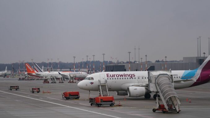 Flughafen Hamburg Die Gesellschaft Eurowings fliegt jetzt zweimal pro Woche von Hamburg nach Tel Aviv.