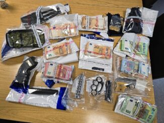 Sieben Verdächtige hat die Polizei nach einer Drogen-Razzia im Visier.