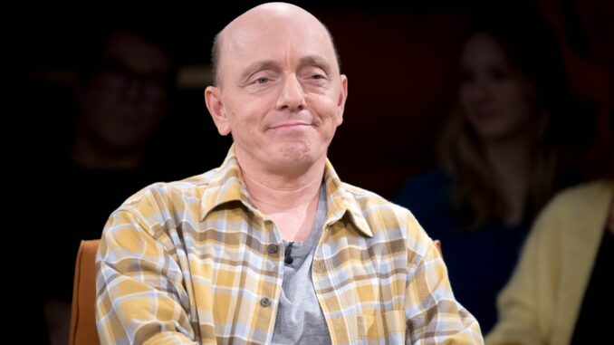 Bernhard Hoëcker Comedian Hoëcker dankt nach dem Zugunglück den Einsatzkräften. (Archivbild)