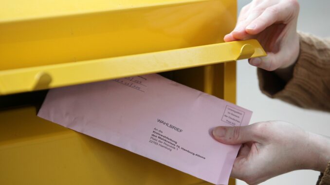 Briefwahl In Schleswig-Holsteins Städten sind die Briefwahl-Stimmzettel einiger Wählender zu spät eingangen. (Symbolbild)