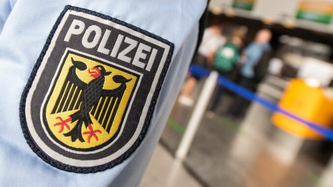 Bundespolizei Die Bundespolizei konnte zwei gesuchte Männer am Hamburger Flughafen zur Kasse bitten. (Symbolbild)