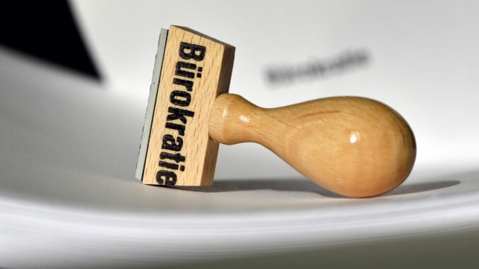 Bürokratie Um den Bürokratieabbau und die Digitalisierung voranzubringen, möchte der CDU-Spitzenkandidat für die Bürgerschaftswahl, Dennis Thering, einen eigenen Senatorenposten schaffen. (Foto Illustration)