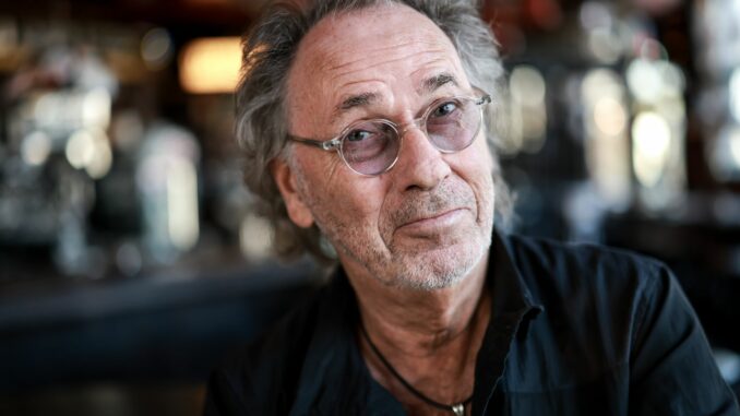 Hugo Egon Balder Früher rannte Hugo Egon Balder immer zum Rauchen raus - jetzt nicht mehr.