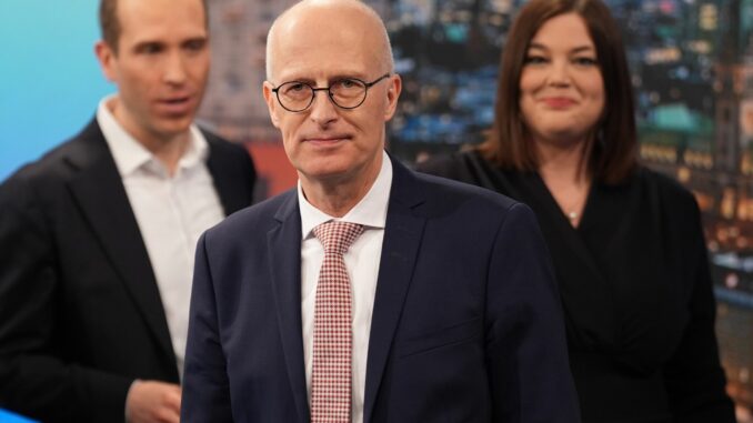 Hamburgs Bürgermeister Peter Tschentscher will in Gesprächen mit Grünen und CDU ausloten, mit wem er nach der Bürgerschaftswahl weiterregieren will (Archivbild).