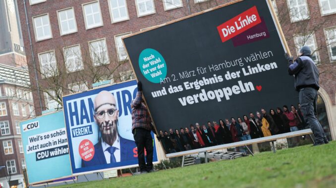 Am Ende eines Wahlkampfs sehen sie oft mitgenommen aus: Wahlplakate. (Archivbild)