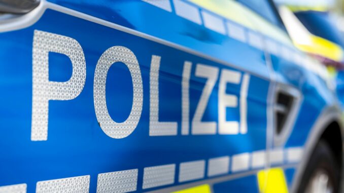 Symbolbild - Blaulicht Bei zwei Auffahrunfällen verletzten sich zwei Menschen. (Symbolbild)