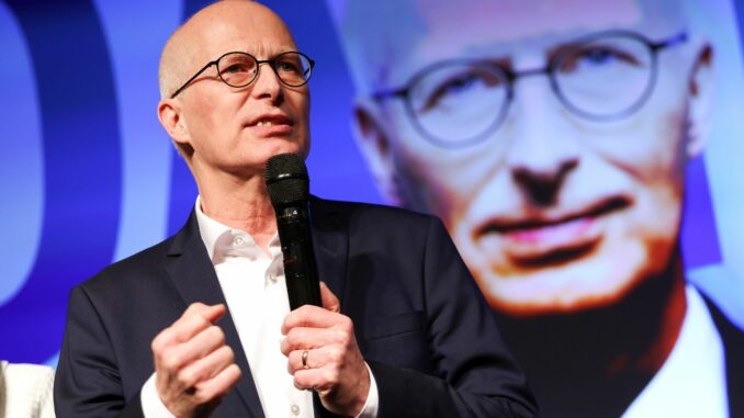 Bürgerschaftswahl Hamburg - Wahlparty SPD Peter Tschentscher bedankte sich für den engagierten Wahlkampf.