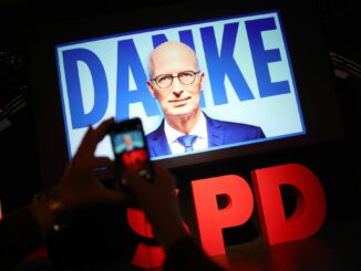 Hamburgs Bürgermeister Peter Tschentscher und seine SPD haben bei der Bürgerschaftswahl klar die Nase vorn.